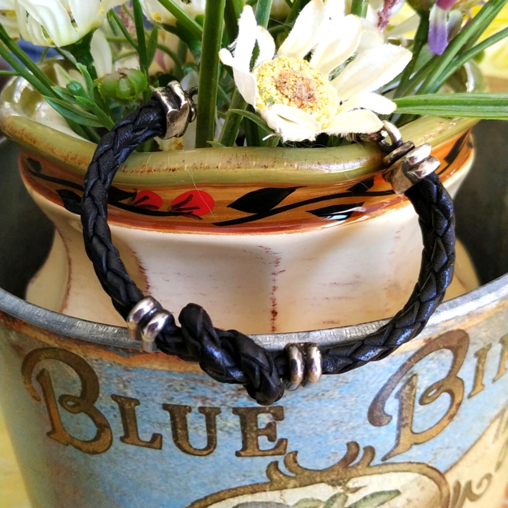 Leather and silver bracelet